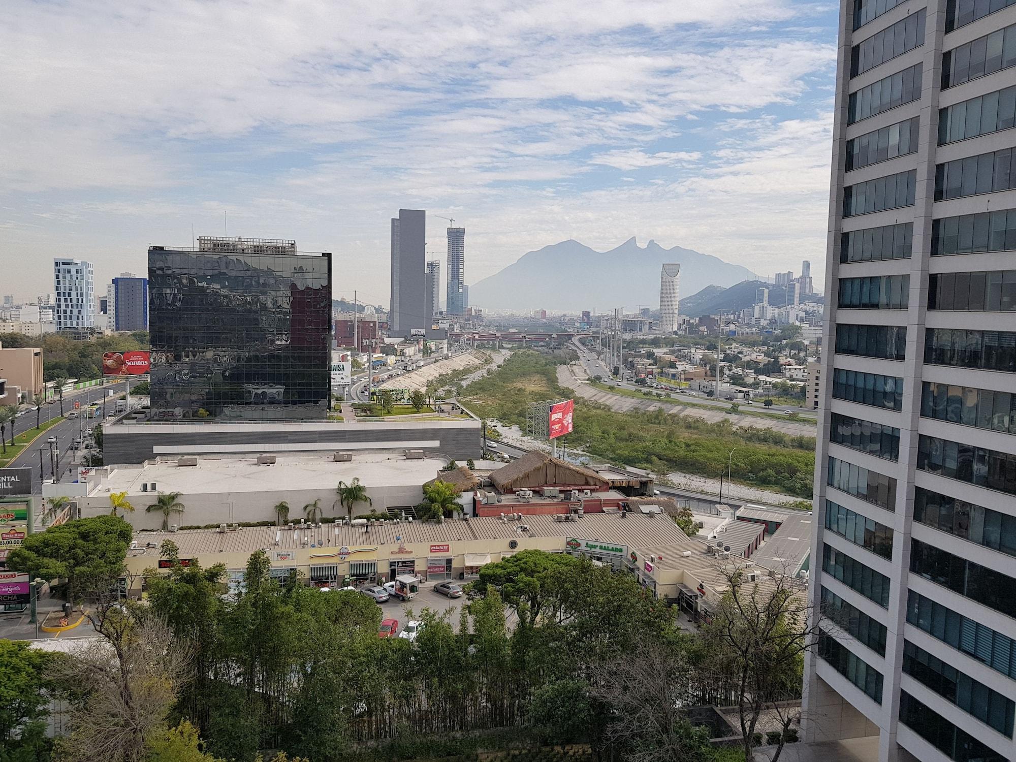Готель Courtyard Monterrey San Jeronimo Екстер'єр фото